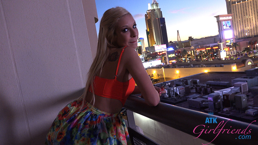 Carmen is so fun to be around. She's the perfect Vegas date!